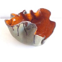 Vintage Olive-Colored Ceramic Bowl/ Unique Hand-Shaped Ceramic Art Object From The 1970S, Mid-Century Modern Decor von VintageHomeMoments