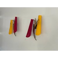 Rot Und Gelb Plexiglasschirm Messing Paar Wandlampen, 1950Er Jahre, Italien von VintageInModeDeluxe