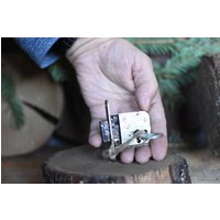 Möbelschloss/Vintage Möbelschloss/Metallschloss/Mit Schlüssel/Geschenk Für Mann Höhle/Sammlerstücke/Rarität/Archtectutal Salvage Möbelschloss/Vintage Möbelschloss/Metallschloss/Mit Schlüssel/Geschenk Für Mann Höhle/Sammlerstücke/Rarität/Archtectutal Salvage von VintageJordanShop