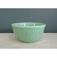 Vintage Feuerkönig Jadeit Swirl 6 "Schüssel von VintageKitchenwareUS