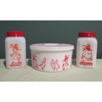 Vintage Hazel Atlas Salz - Und Pfefferstreuer Set "Dutch Skater" | Rot Mit Fettbehälter." Vintage Hazel Atlas Salz - Und Pfefferstreuer Set "Dutch Skater" | Rot Mit Fettbehälter." von VintageKitchenwareUS