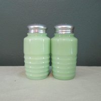 Vintage Jeannette Jadeit Concentric Shaker Set von VintageKitchenwareUS