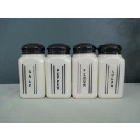 Vintage Mckee Custard Black Vertikaler Streifen 4-Teiliges | Salz, Pfeffer, Zucker, Mehl Shaker Set Vintage Mckee Custard Black Vertikaler Streifen 4-Teiliges | Salz, Pfeffer, Zucker, Mehl Shaker Set von VintageKitchenwareUS