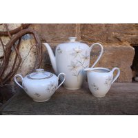 3 Tlg. Kaffeekern Kaffeekanne Zuckerdose Milchkännchen Blumen Kalk Eisenberg 70Er Jahre Ddr Gdr von VintageKreativecke