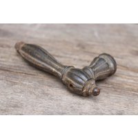 Antiker Fenstergriff Aus Eisen/Uralte Fensterolive Fensterknauf Mit Patina Um 1900 Antiker Fenstergriff Aus Eisen/Uralte Fensterolive Fensterknauf Mit Patina Um 1900 von VintageKreativecke