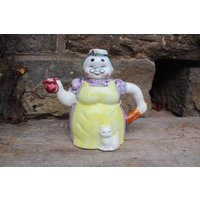 Figürliche Teekanne/Oma Mit Katze Roy Simpson Keramik Vintage 80Er Jahre von VintageKreativecke
