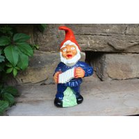 Gartenzwerg Zwerg Mit Ziehharmonika Keramik Germany 70Er Jahre Gartenzwerg Zwerg Mit Ziehharmonika Keramik Germany 70Er Jahre von VintageKreativecke