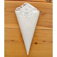 6 Oder 12 Stoff-Servietten Set, Handbestickt Und Nadel Crochet Lace-Finish, Shabby Chic Decor 18 "x 18" Beige Grau von VintageLinenStore