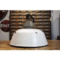 Ke1060 Deckenleuchte, Emailschirm, Hängeleuchte Ke1060 Deckenleuchte, Emailschirm, Hängeleuchte von VintageLivingGars
