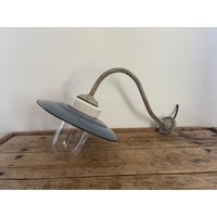 Ke1423 Emaille Hoflampe Stalllampe Aussenbeleuchtung Garage von VintageLivingGars