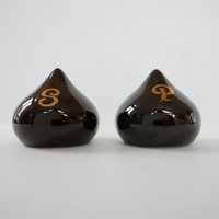 Vintage Salz Und Pfefferstreuer Wie Hershey Kisses Schokolade Geformt von VintageMTL