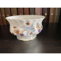 Royal Albert Porzellan Tasse von VintageMuseumShop