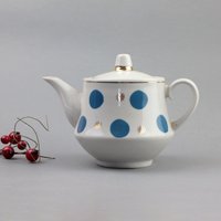 Weiße Und Blaue Vintage Teekanne Aus Porzellan von VintageMuseumShop