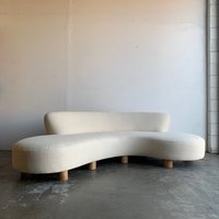 Handgefertigtes „Waive"-Sofa Von Vintage On Point von VintageOnPoint