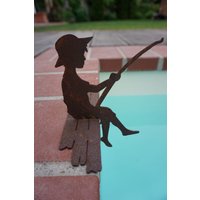 Kleiner Angler "Finn" - Edelrost Kantenhocker Gartenstecker von VintageOneDeko