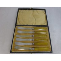 Art-Deco-Silber Vergoldet Set Von 6 Vintage Butter Teemesser Mit Gelben Kunststoff Zelluloid Griffe - Boxed 1930Er Jahre Epns Silberbesteck Besteck von VintagePeatCottage