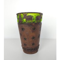 Seltene Vintage Blumentopf Vase Rost Eisen Und Grünes Glas Norwegen Design Rustikale Wohnkultur Seltene Vintage Blumentopf Vase Rost Eisen Und Grünes Glas Norwegen Design Rustikale Wohnkultur von VintagePrinces