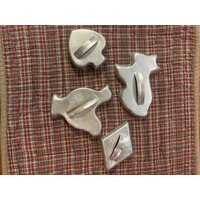 Vier Vintage Ausstechformen Aus Blech/Aluminium Vier Vintage Ausstechformen Aus Blech/Aluminium von VintageRelicsStore