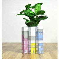 Thomas Of Germany Geometrisch Geformte Skyline Keramik Blumenvase Mid Century Modern Design Style Thomas Of Germany Geometrisch Geformte Skyline Keramik Blumenvase Mid Century Modern Design Style von VintageRescuer