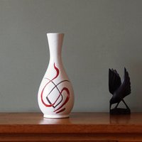Carstens, Mid Century Vase in Weiß Mit Rot-Schwarzem Arkona Dekor von VintageRetroVases
