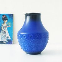 Carstens Mid-Century Blumenvase, Große Blau-Schwarze Vase, Abstraktes Reliefdekor Aus Den 1970Er-Jahren von VintageRetroVases