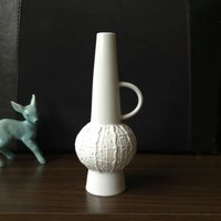 Kpm Mid Century Bisquit Porzellan Vase, Reliefdekor, Bavaria Germany von VintageRetroVases