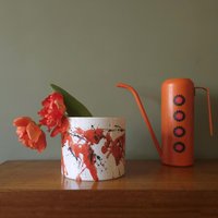 Marei Orange-Weiß-Schwarzer Mid-Century Blumentopf/Übertopf Mit Farbtupfern von VintageRetroVases