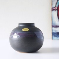 Mid Century Kugelvase Von Römhild in Den Farben Blau Und Lila von VintageRetroVases