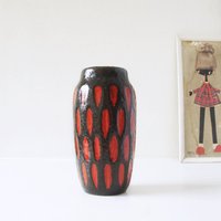 Scheurich Rot Und Schwarz Mid Century Fat Lava Vase, Dekor ""Erdbeere"", Westdeutsche Keramik." von VintageRetroVases