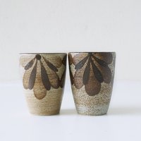 Sgrafo Modern Paar Mid Century Becher Abstrakt Blumen Dekor, West German Pottery von VintageRetroVases