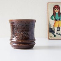 Vetter, Brauner Mid Century Übertopf, Reliefdekor, West German Pottery von VintageRetroVases