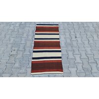 Badematte Teppich, Kleine Kelims, Willkommen Oushak Kleinen Vintage Gestreiften Türmatte Eintritt Weg 2'0'' Fuß X 4'7'' von VintageRugsRA