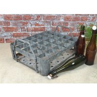 Alter Flaschen-Träger, Flaschenkorb, Flaschenkiste Getränkekiste Aus Metall - Zink von VintageScheune