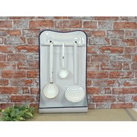 Altes Emaille Löffelblech, Löffel-Rack, Wandhalter, Kellenblech Mit 3 Kellen - Landhaus Küche, Küchen Deko Altes Emaille Löffelblech, Löffel-Rack, Wandhalter, Kellenblech Mit 3 Kellen - Landhaus Küche, Küchen Deko von VintageScheune
