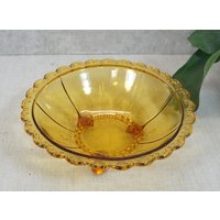 Bezaubernde Kleine Schüssel, Schale. Gebäckschale Aus Bernsteinfarbenem Glas von VintageScheune