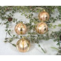 Vintage Christbaumschmuck - 4 Weihnachtskugeln Rosa Satiniert 80Er Jahre von VintageScheune