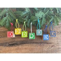 Buchstabe D Vintage Alphabet Block Ornament // Ihre Wahl Initial Zahlen Weihnachts von VintageSilverLining