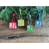 Buchstabe J Vintage Alphabet Block Ornament // Ihre Wahl Initial Zahlen Weihnachts von VintageSilverLining