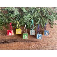 Buchstabe P Vintage Alphabet Block Ornament // Ihre Wahl Initial Zahlen von VintageSilverLining