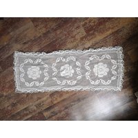 Bezaubernder Läufer Häckeldecke von VintageStorebySteph
