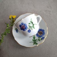 Meissen Mokkatasse Mit Untertasse | Handgemalte Blumen, Goldrand, 1970Er von VintageStoryDesign