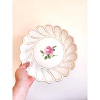 Meissen Neues Ausschnitt-Porzellantablett - Handbemalte Rosa Rose Mit Goldrand Deutsches Vintage-Design von VintageStoryDesign
