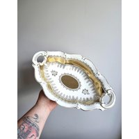 Oscar Schlegelmilch Jardinière Schale - 22 Karat Goldrand, 1960Er Jahre Deutschland, Rokoko Revival, Großes Porzellan-Mittelstück, 34 cm von VintageStoryDesign