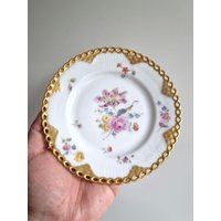Royal Copenhagen Weißer Geriffelter Teller 1870Er Jahre | Goldrand, Handbemalt, 16 cm von VintageStoryDesign