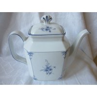 Bavaria Arabella Kaffeekanne 21 cm Groß - Blumenmuster, Blau Weiß, Vintage von VintageStuffisGreat