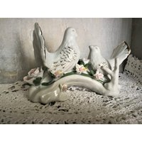 Romantic Porcelain Dove Couple Sculpture - Handmade Vintage Wedding Gift, Love Birds Decor, 21x13 cm Romantic Porcelain Dove Couple Sculpture - Handmade Vintage Wedding Gift, Love Birds Decor, 21x13 cm von VintageStyleShopDE