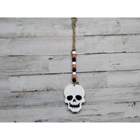 Totenkopf Gesicht Aus Holz Mit Perlen Und Jute Twine/Tier Tablett Dekor Halloween von VintageTennHouse