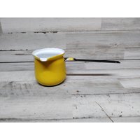 Vintage Gelb Und Weiß Emaillewaren Tropftöpfer Schöpflöffel Saucen Ausgießer von VintageTennHouse