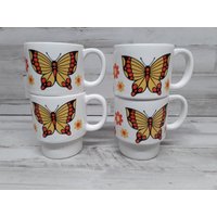 Vintage Stapelbarer Schmetterling Gelb Und Orange Blumen Kaffeebecher/Japan Groovey Kaffeetassen von VintageTennHouse