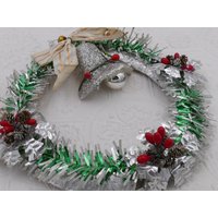 Vintage Mid-Century Weihnachtskranz Dekoration von VintageJoyForAll